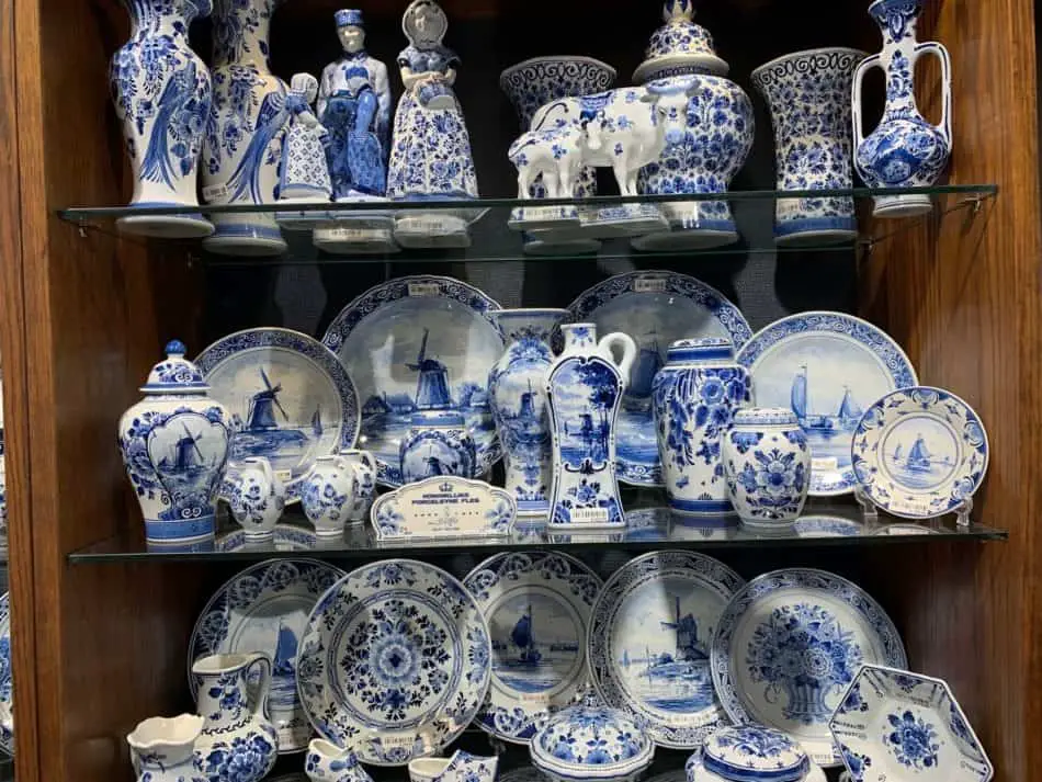 Delft Blue on display in a shop in Delft