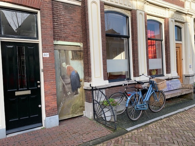 The present location of Vermeer's Little Street in Delft 